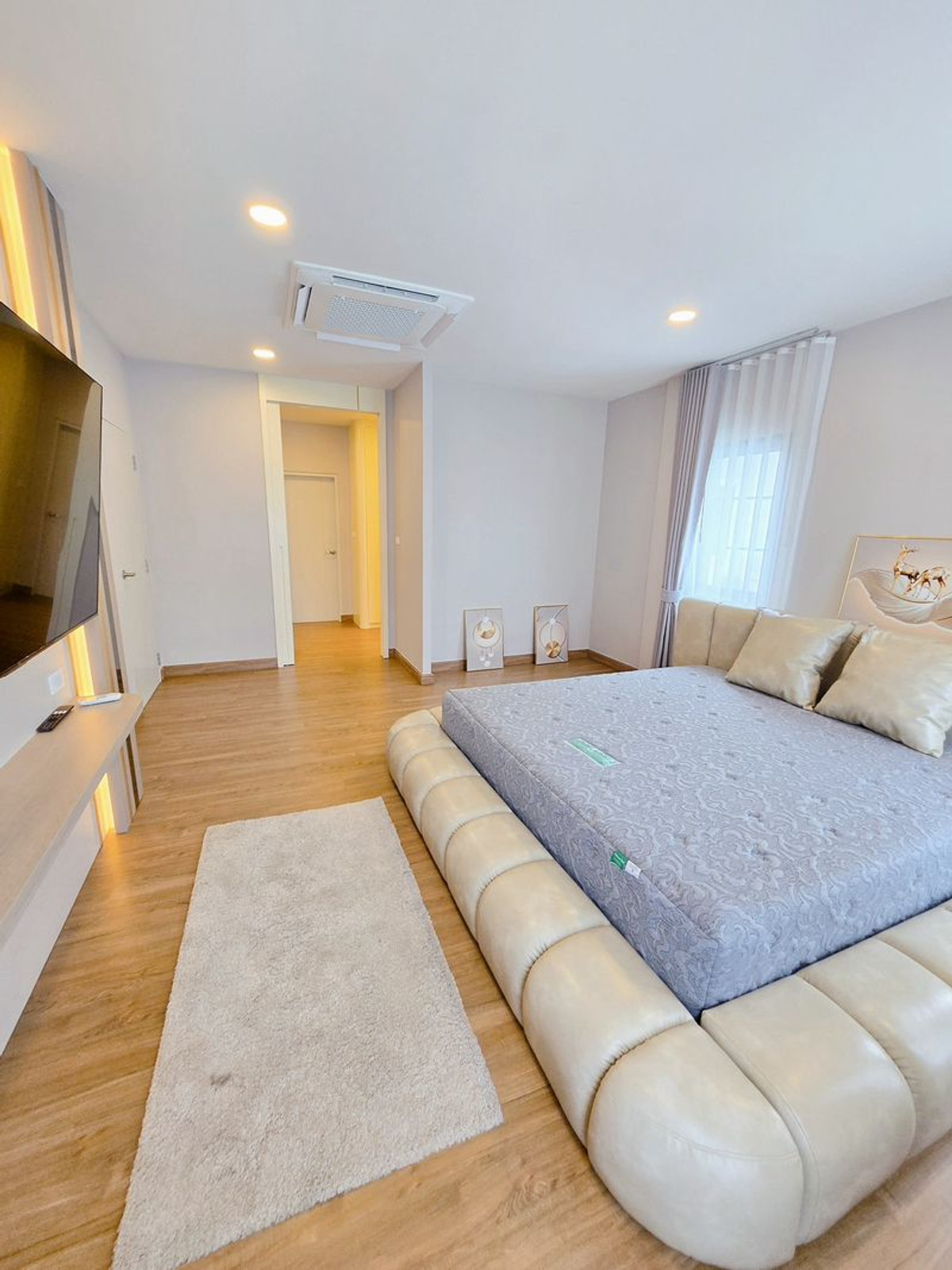 บ้านบางนา แบริ่ง ลาซาล : เซนโทร บางนา (CENTRO BANGNA) บ้านเดี่ยวหรูทำเลดี ใกล้ Mega Bangna พร้อมอยู่ ขนาด 70.1 ตารางวา 4 ห้องนอน ตำบลบางแก้ว อำเภอบางพลี จังหวัดสมุทรปราการ