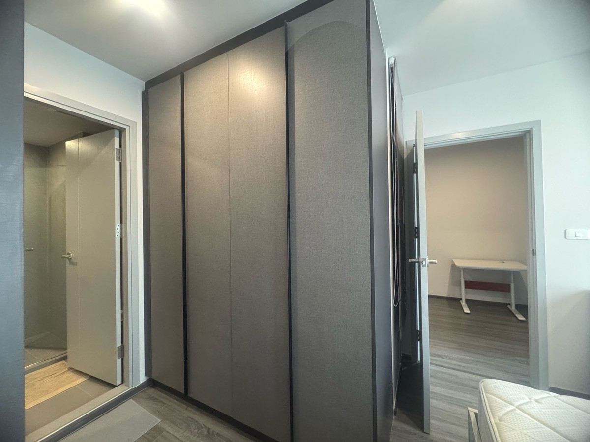 ขายคอนโดสยาม จุฬา สามย่าน : IDEO Chula–Samyan ทำเลใจกลางสามย่าน ใกล้จุฬาฯ ขนาด 34 ตร.ม. (ขายพร้อมผู้เช่า)ราคา 6.49 ล้านบาทPhat 064-642-8664Nui 094-624-2014