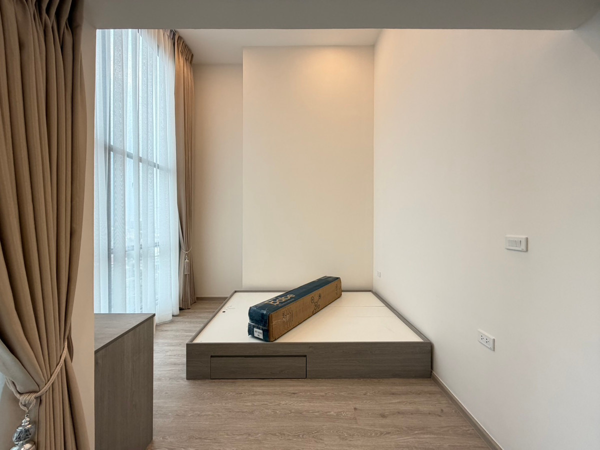 For RentCondoPinklao, Charansanitwong : 🏢 For Rent (Not Pet Friendly): Origin Plug and Play Sirindhorn 🛏 Type: 1 bedroom, 1 bathroom 📏 Size: 55 sq m. 💰 Price: 25,000 baht/month 📍 Location: Near the BTS, convenient travel.