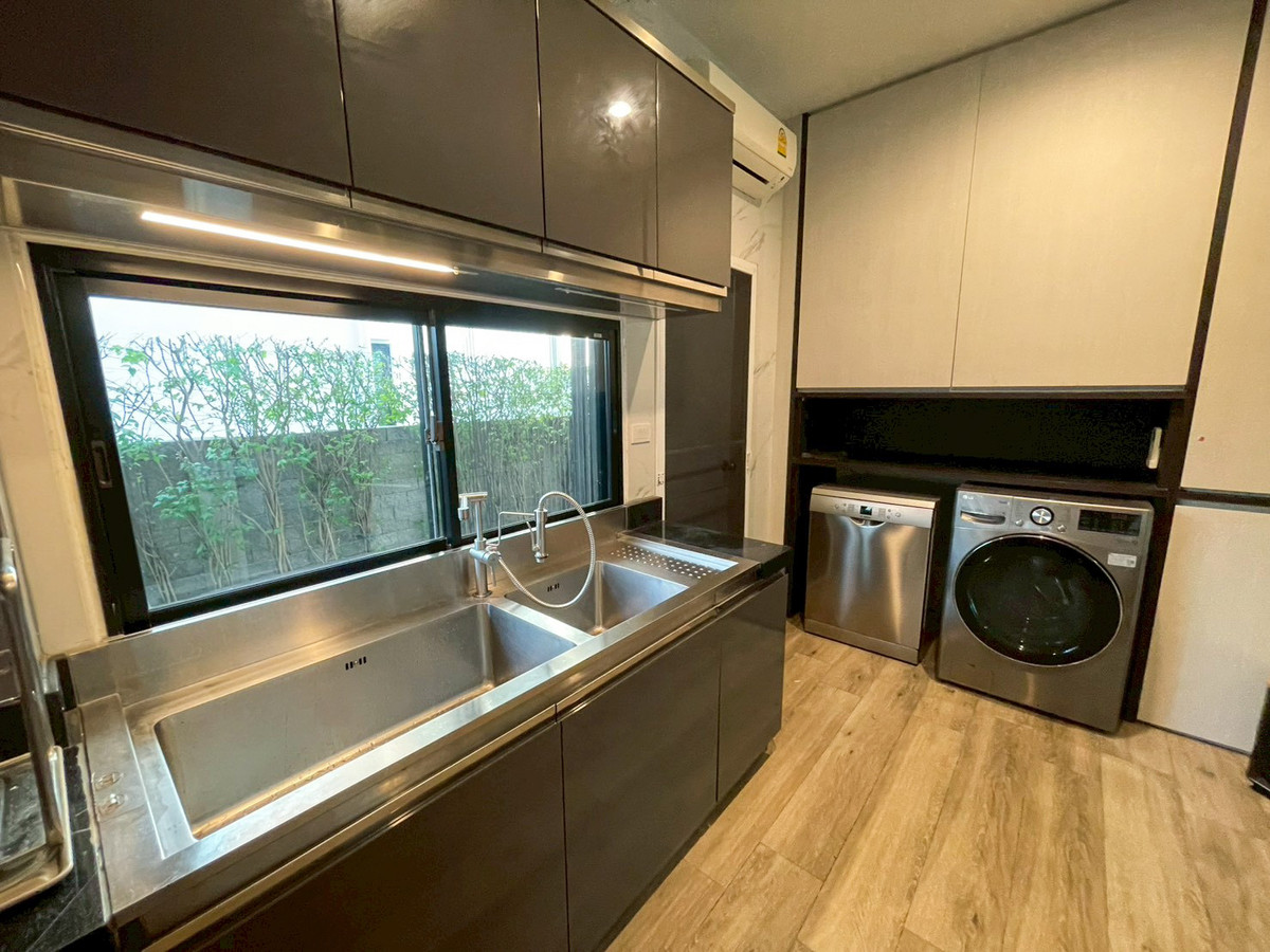 For RentHouseThaphra, Talat Phlu, Wutthakat : Pet-Friendly | Ultra-Luxury Living | 1 Min to BTS & MRT Bang Wa! 🚆