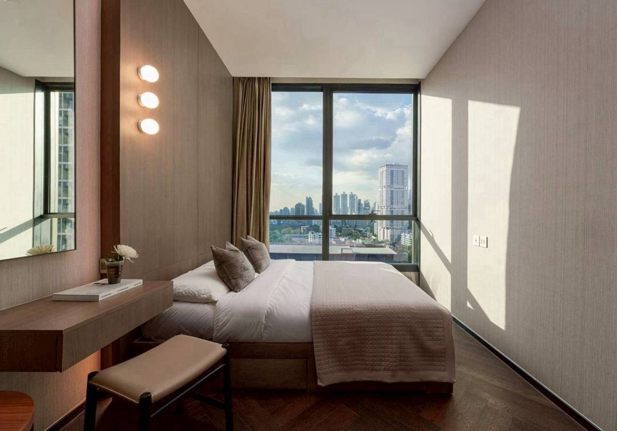 คอนโดสุขุมวิท อโศก ทองหล่อ : The Esse Sukhumvit 36 — 0 เมตรถึงบีทีเอสทองหล่อ 🚆 0 meters from BTS Thonglor! by Cholly