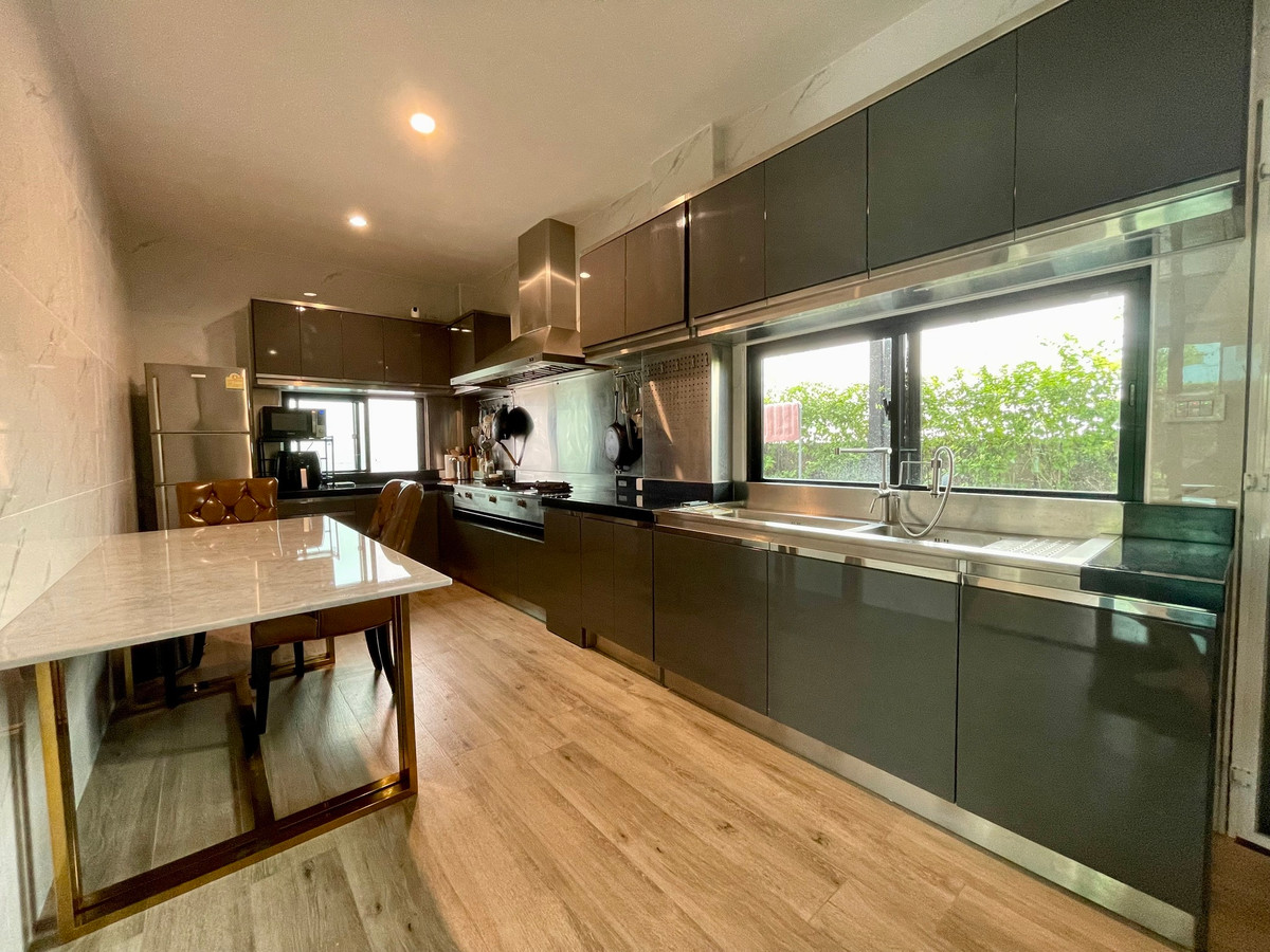 For RentHouseThaphra, Talat Phlu, Wutthakat : Pet-Friendly | Ultra-Luxury Living | 1 Min to BTS & MRT Bang Wa! 🚆