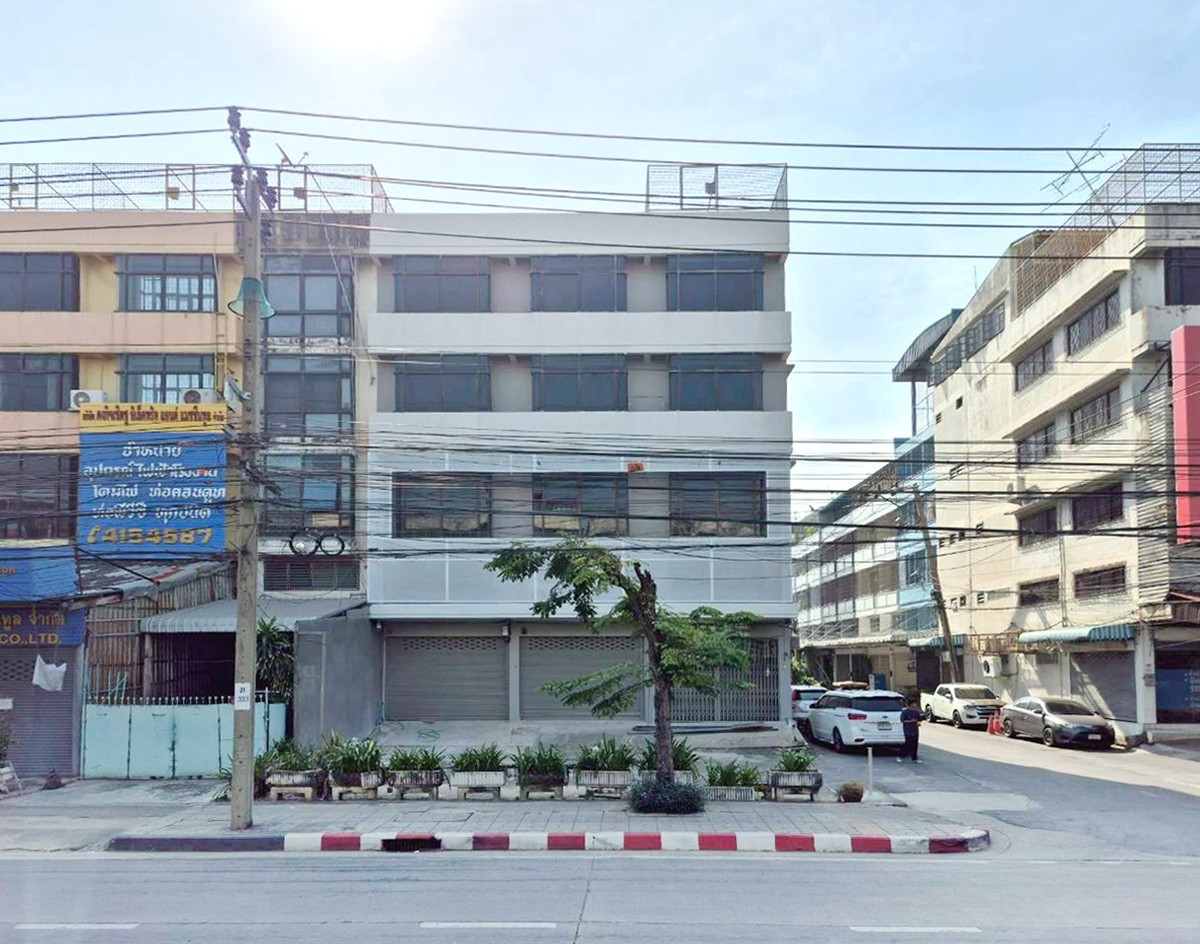 For RentShop HouseEakachai, Bang Bon : Best price for rent Commercial building on Ekachai Road Corner room next to the main road, entrance to Soi Ekachai 89/1, suitable for an office, clinic, special school, showroom, near community areas 0649742441