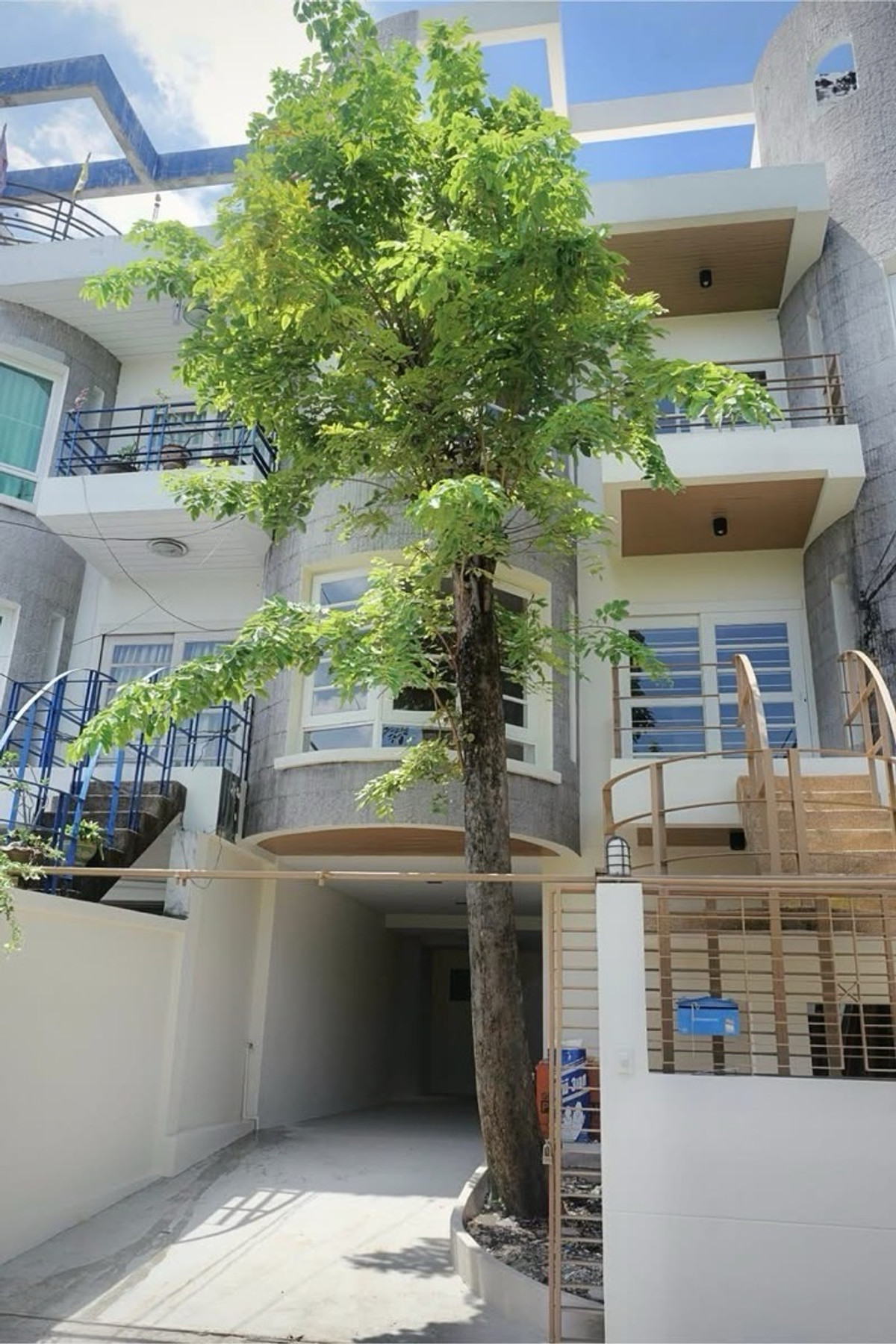 ขายทาวน์โฮมรัชดา ห้วยขวาง : ทาวน์โฮมรีโนเวทใหม่ทั้งหลัง 4 ชั้น สไตล์มินิมอล ทำเลรัชดา 42 ราคาดีที่สุดในย่าน