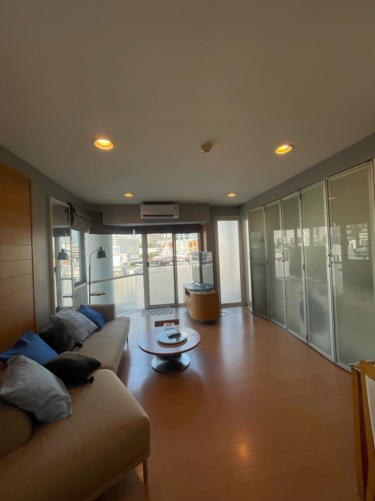 ให้เช่าคอนโดสีลม ศาลาแดง บางรัก : The Bangkok ถนนทรัพย์ (The Bangkok Thanon Sub  MRT สามย่าน ห้องมุม @bhumdevelopment