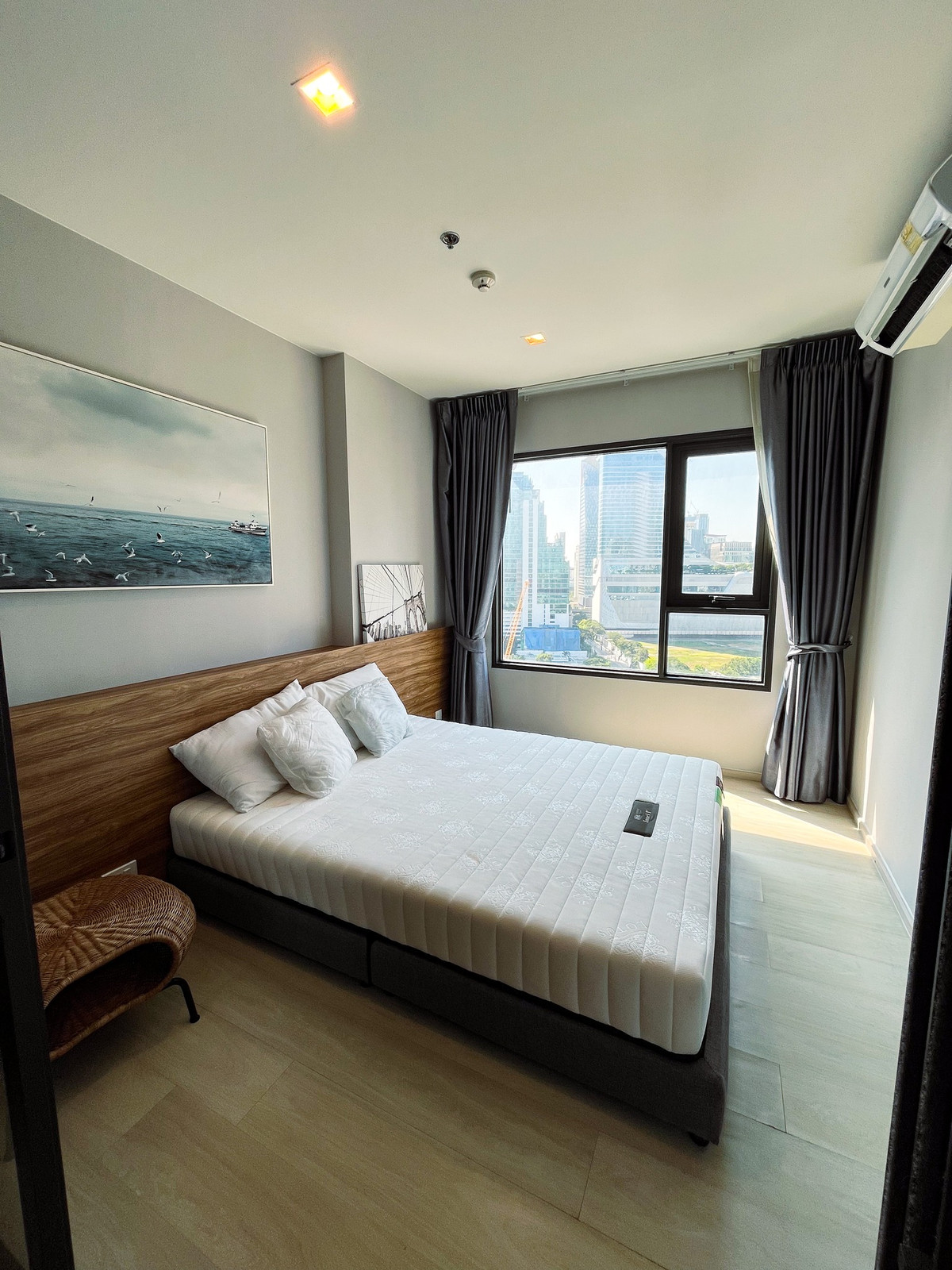 For RentCondoWitthayu, Chidlom, Langsuan, Ploenchit : "Condo for rent/sale: Life One Wireless (Life One Wireless), luxury location on Wireless Road, near Central Embassy and BTS Ploenchit, only 600 meters.