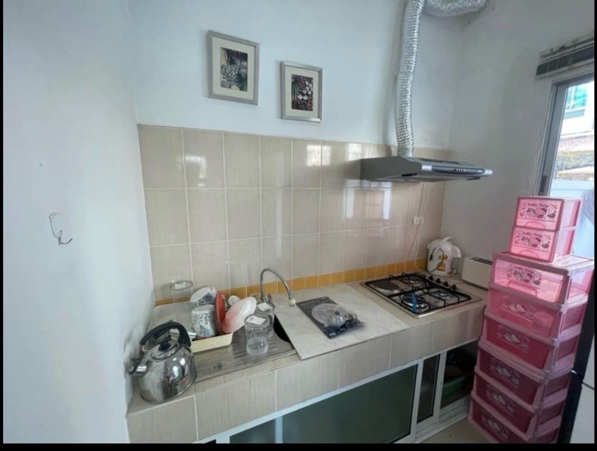 For RentTownhomeThaphra, Talat Phlu, Wutthakat : House for rent, Klang Muang, Sathorn, Taksin, 1 project, near BTS Wutthakat.