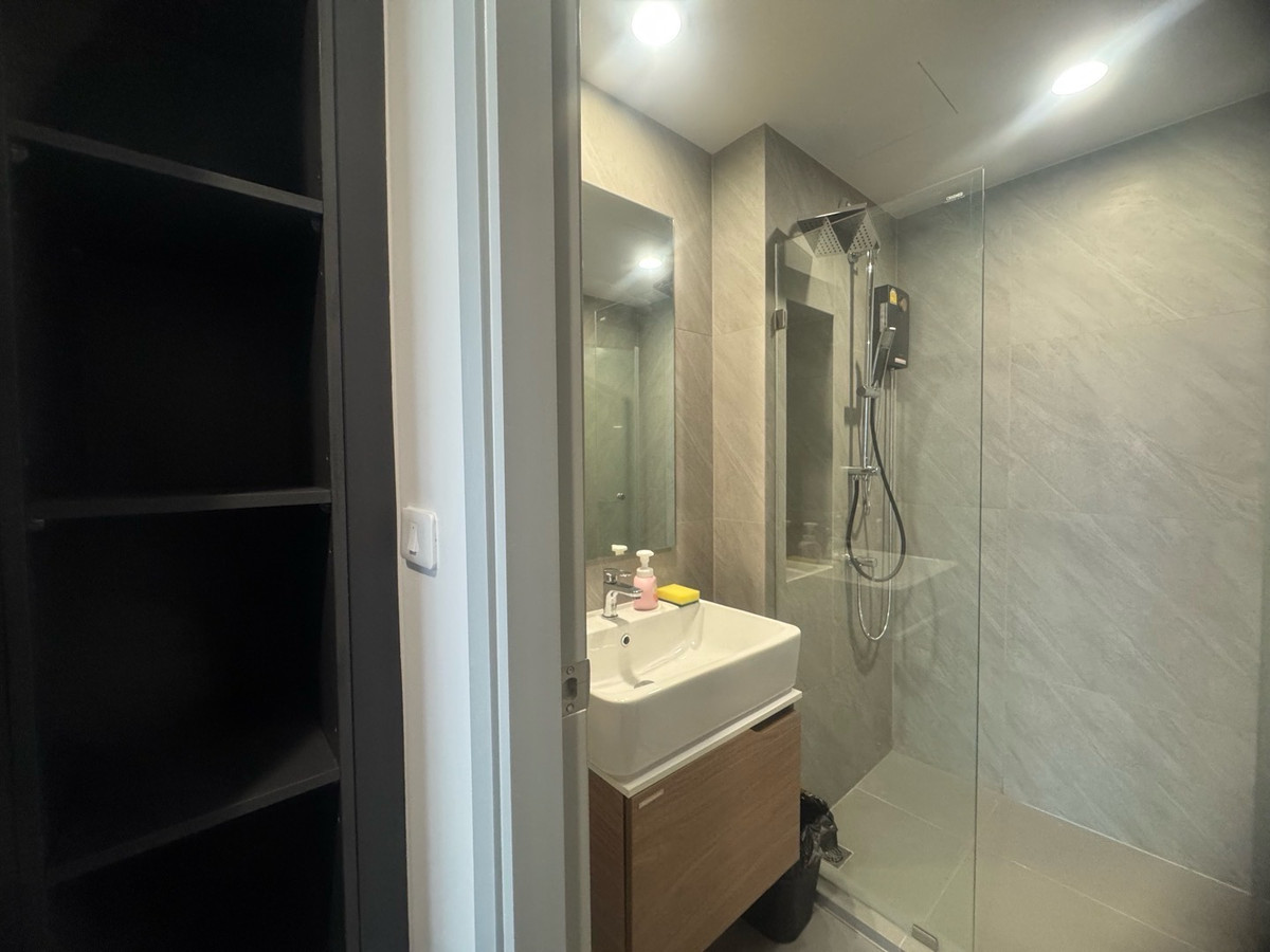 ขายคอนโดสยาม จุฬา สามย่าน : IDEO Chula–Samyan ทำเลใจกลางสามย่าน ใกล้จุฬาฯ ขนาด 34 ตร.ม. (ขายพร้อมผู้เช่า)ราคา 6.49 ล้านบาทPhat 064-642-8664Nui 094-624-2014