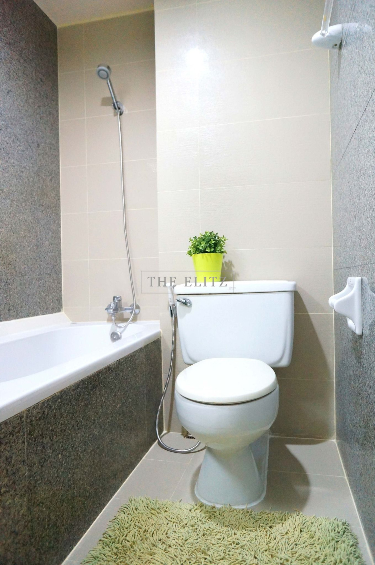 For RentCondoSilom, Saladaeng, Bangrak : ✨ Best Value in Silom, Green Point Silom Condo, lots of usable space, good layout, at the best value price in the Silom area ❤️