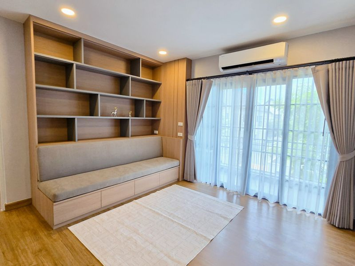 บ้านบางนา แบริ่ง ลาซาล : เซนโทร บางนา (CENTRO BANGNA) บ้านเดี่ยวหรูทำเลดี ใกล้ Mega Bangna พร้อมอยู่ ขนาด 70.1 ตารางวา 4 ห้องนอน ตำบลบางแก้ว อำเภอบางพลี จังหวัดสมุทรปราการ