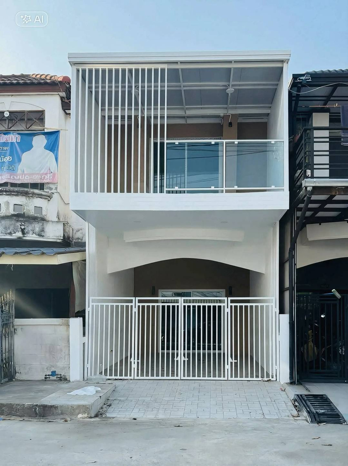 For SaleTownhomeNonthaburi, Bang Yai, Bangbuathong : Urgent sale! 2-story townhouse, completely renovated. Piyawararom Village Phase 2, good location, located on the main road of the project. Convenient transportation on Ban Kluay-Sai Noi Road, area 16 sq m., function 3 bedrooms, 2 bathrooms, with balcony t