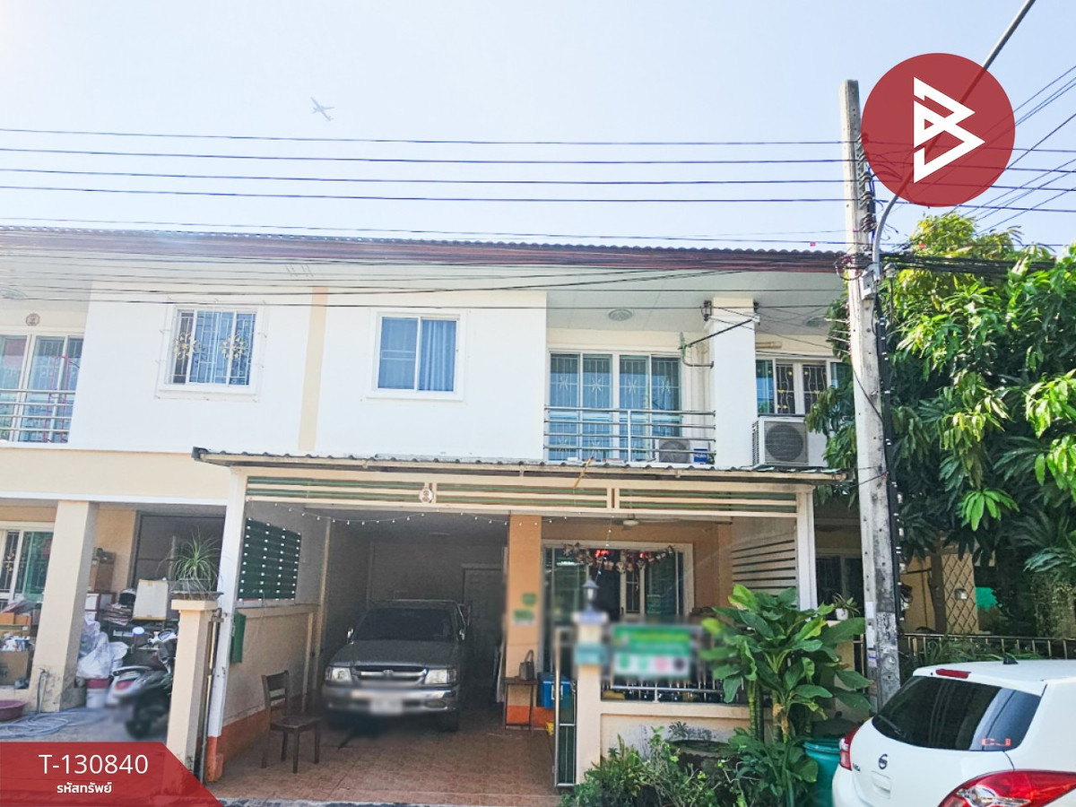 For SaleTownhomeSamut Prakan,Samrong : Townhouse for sale Manthakarn Ville Village, Bang Phli-Tamru, Samut Prakan
