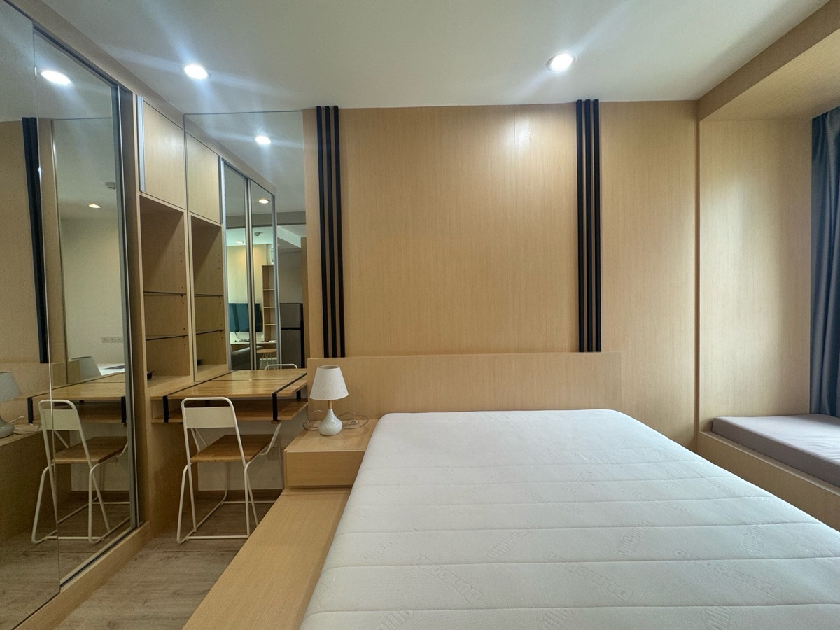 ขายคอนโดสยาม จุฬา สามย่าน : ขายคอนโด IDEO Q Chula–Samyan📍 ทำเลทองใจกลางสามย่าน ใกล้จุฬาลงกรณ์มหาวิทยาลัย 1 Bed 32ตร.ม ราคา 5.5 ล้านบาทPhat: 064-642-8664Nui: 094-624-2014