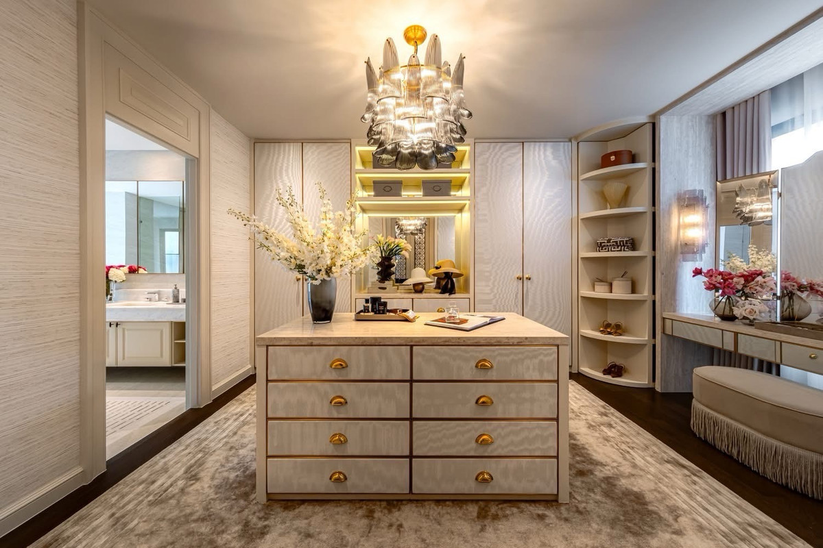 For SaleHousePattanakan, Srinakarin : 🔥Exclusive Deal 🔥 NARASIRI VICTOIRE Krungthep Kreetha size 453 Sq.m 4 bed 5 Bath starting at 65 million baht contact 086-795-9997