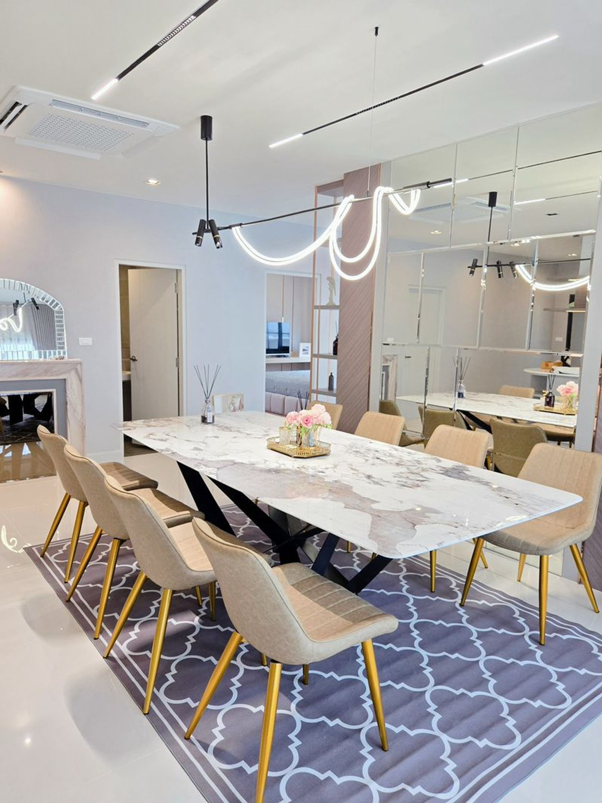 บ้านบางนา แบริ่ง ลาซาล : เซนโทร บางนา (CENTRO BANGNA) บ้านเดี่ยวหรูทำเลดี ใกล้ Mega Bangna พร้อมอยู่ ขนาด 70.1 ตารางวา 4 ห้องนอน ตำบลบางแก้ว อำเภอบางพลี จังหวัดสมุทรปราการ