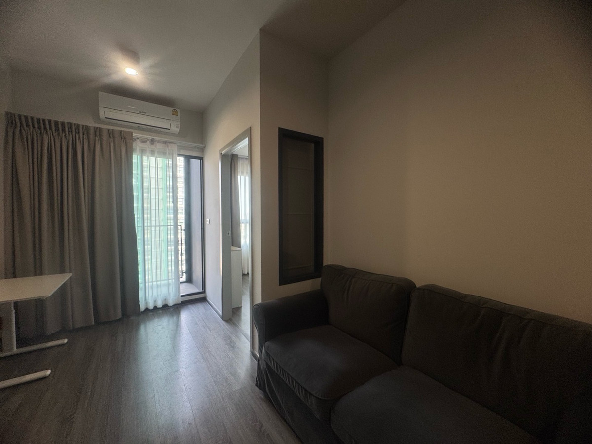 ขายคอนโดสยาม จุฬา สามย่าน : IDEO Chula–Samyan ทำเลใจกลางสามย่าน ใกล้จุฬาฯ ขนาด 34 ตร.ม. (ขายพร้อมผู้เช่า)ราคา 6.49 ล้านบาทPhat 064-642-8664Nui 094-624-2014