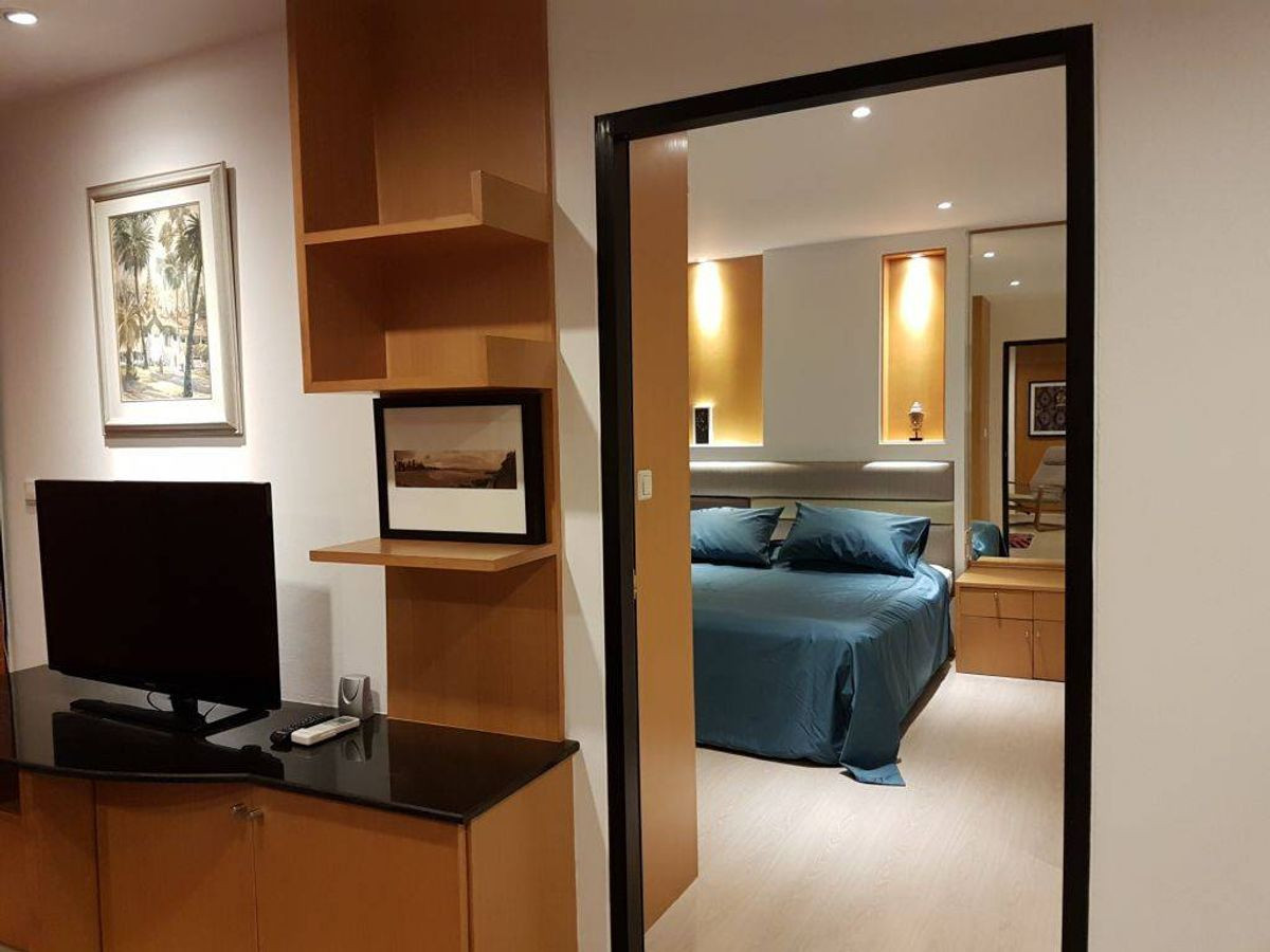 ขายคอนโดสีลม ศาลาแดง บางรัก : Green Point Silom / 2 Bedrooms (SALE WITH TENANT), กรีนพอยท์ สีลม / 2 Bedrooms (ขายพร้อมผู้เช่า) PT002