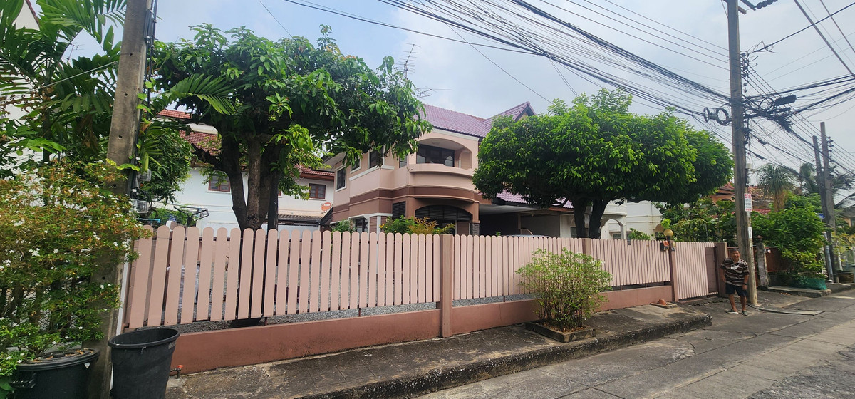 ขายนนทบุรี บางใหญ่ บางบัวทอง : 95725 - ขายบ้านแฝด 2 ชั้น โครงการซื่อตรง รัตนาธิเบศร์ - ไทรม้า บ้านเปล่าสภาพดี พร้อมให้เจ้าของใหม่ตกแต่งหรือรีโนเวทต่อได้ตามสไตล์