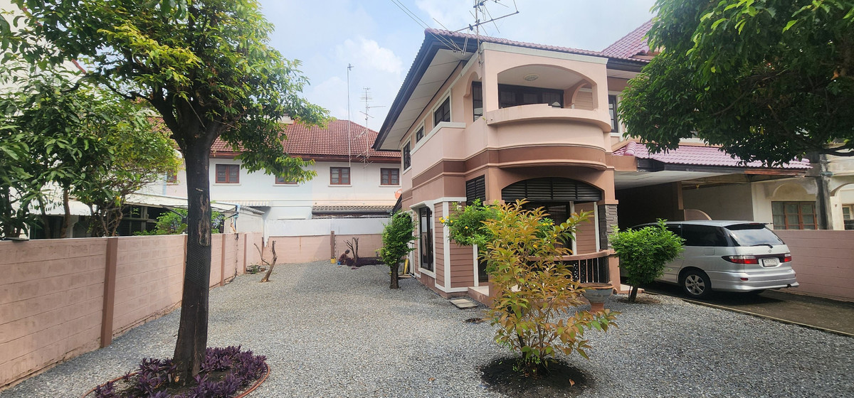 ขายนนทบุรี บางใหญ่ บางบัวทอง : 95725 - ขายบ้านแฝด 2 ชั้น โครงการซื่อตรง รัตนาธิเบศร์ - ไทรม้า บ้านเปล่าสภาพดี พร้อมให้เจ้าของใหม่ตกแต่งหรือรีโนเวทต่อได้ตามสไตล์