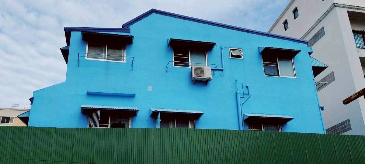 For SaleShop HouseAri,Anusaowaree : 3-story commercial building for sale in the heart of Phahon Yothin Soi 1.  There are tenants, suitable for investment - trading.