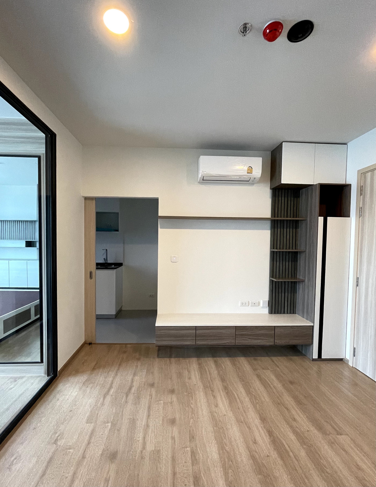 For RentCondoKasetsart, Ratchayothin : 🔥For Rent Now🔥 Chewathai Kaset-Nawamin. Spacious room, beautiful view, fully furnished and ready to move in. Excellent location, on the main road, near BTS Kasetsart University.