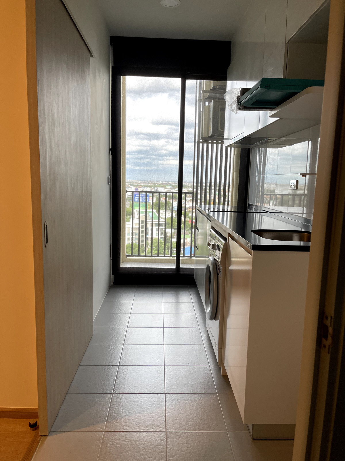 For RentCondoKasetsart, Ratchayothin : 🔥For Rent Now🔥 Chewathai Kaset-Nawamin. Spacious room, beautiful view, fully furnished and ready to move in. Excellent location, on the main road, near BTS Kasetsart University.