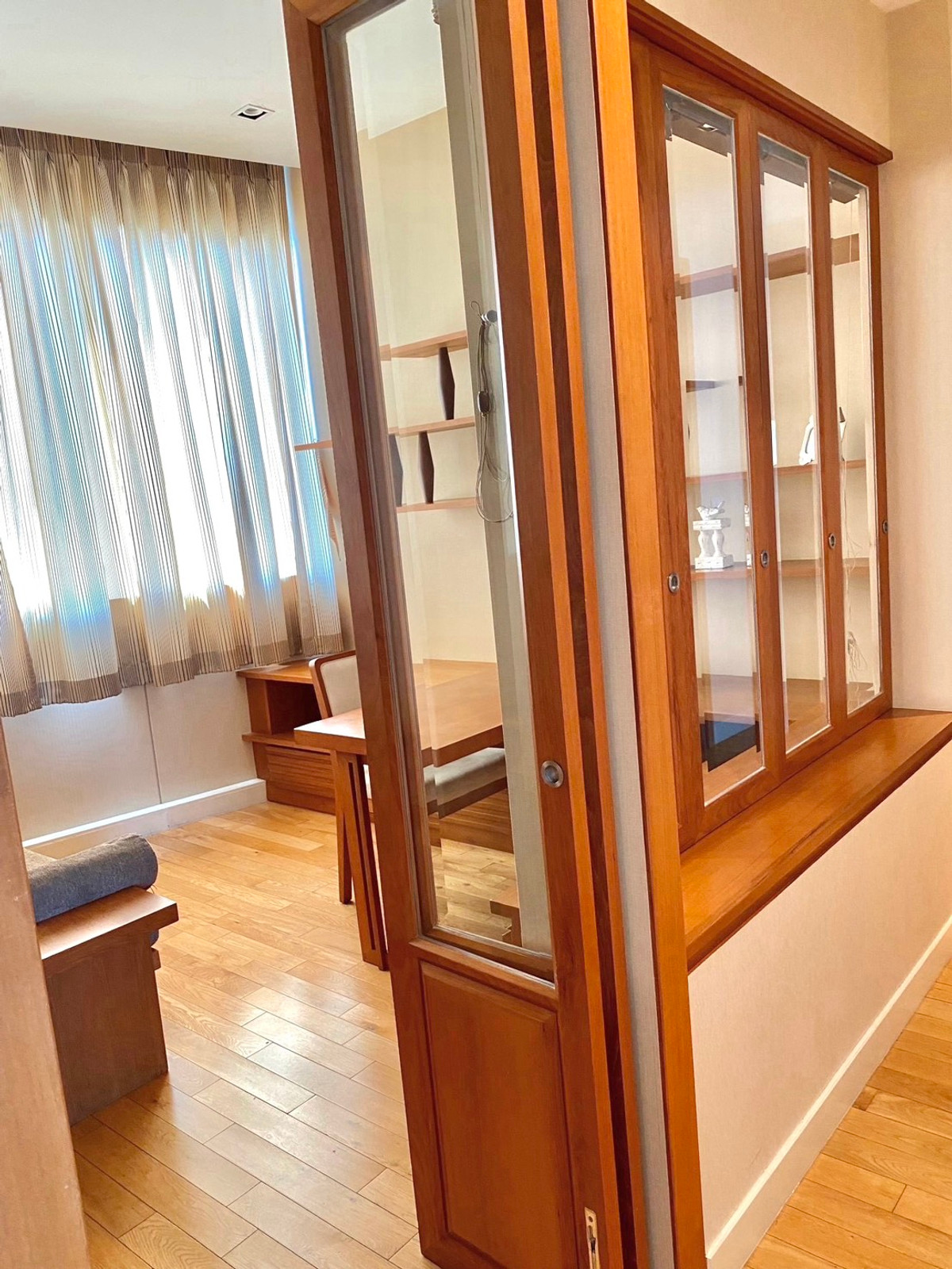 For RentCondoSukhumvit, Asoke, Thonglor : 🏢Condo for rent with Benjakiti Park view at Millennium Residence, 2 bedrooms, 1 office room, fully furnished, balcony, very beautiful view, near Benjakiti Park, BTS Asoke.