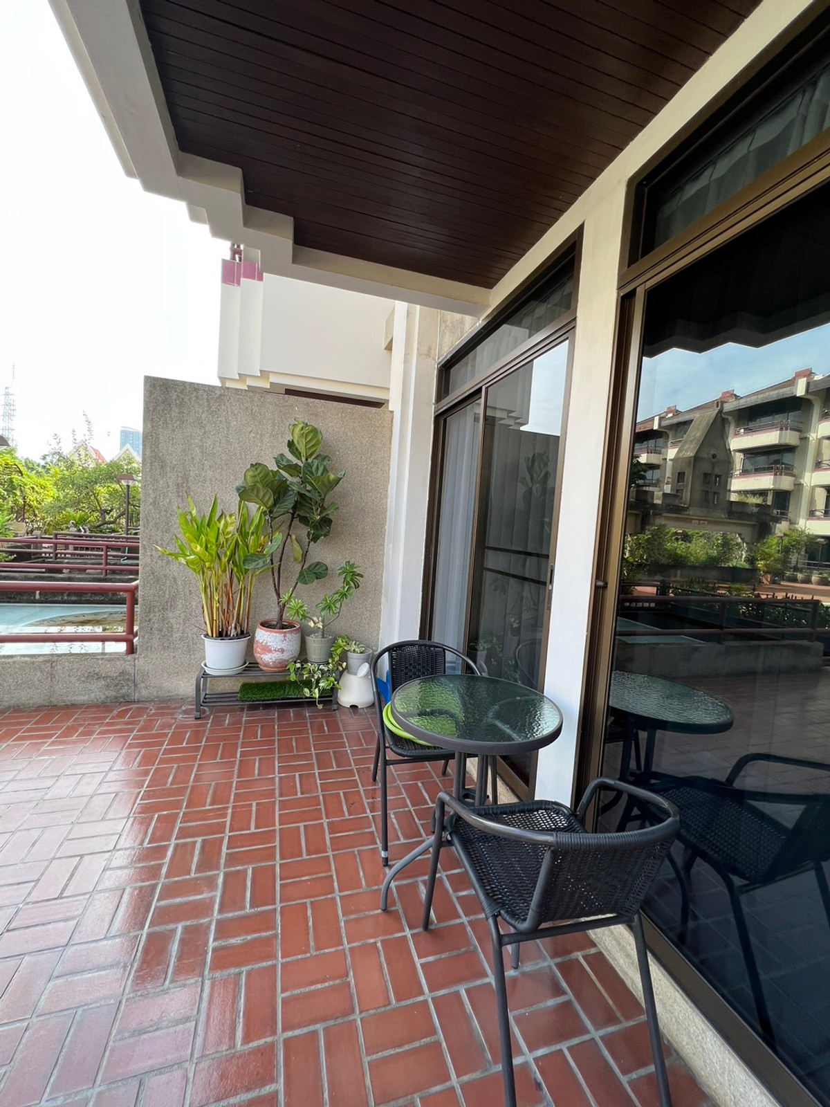 For RentTownhomePattanakan, Srinakarin : for rent Beautiful town house at pattanakarn soi 52 (S03-1819) 