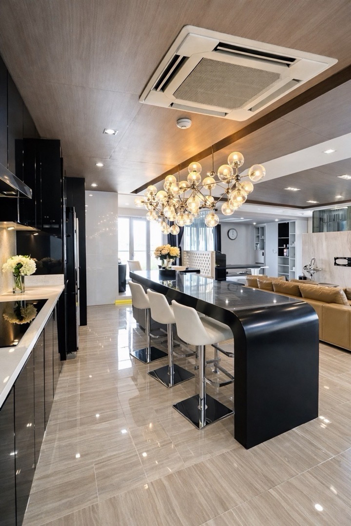 ให้เช่าคอนโดสุขุมวิท อโศก ทองหล่อ : ◈ Citi Smart Condo ◈	Size: 240 sq.m.
	•	Floor: 20th floor	•	2 + 1 Bedrooms 	•	3 Bathrooms