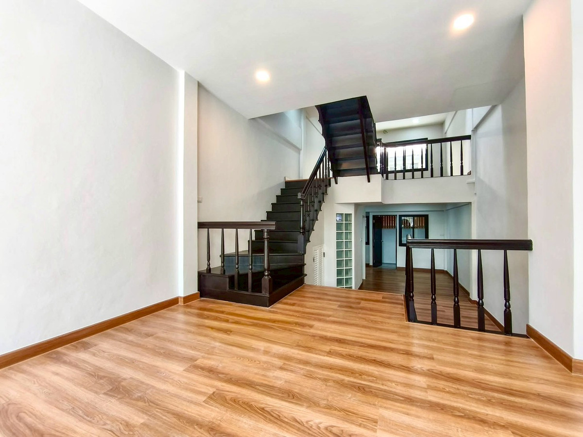 For SaleTownhomePathum Thani,Rangsit, Thammasat : Townhome for sale, 2 and a half floors, Nanthana Garden Village, Rangsit, 5 levels, area 27 square meters, 3 bedrooms, Ban Klang Subdistrict, Mueang Pathum Thani District. Pathum Thani Province