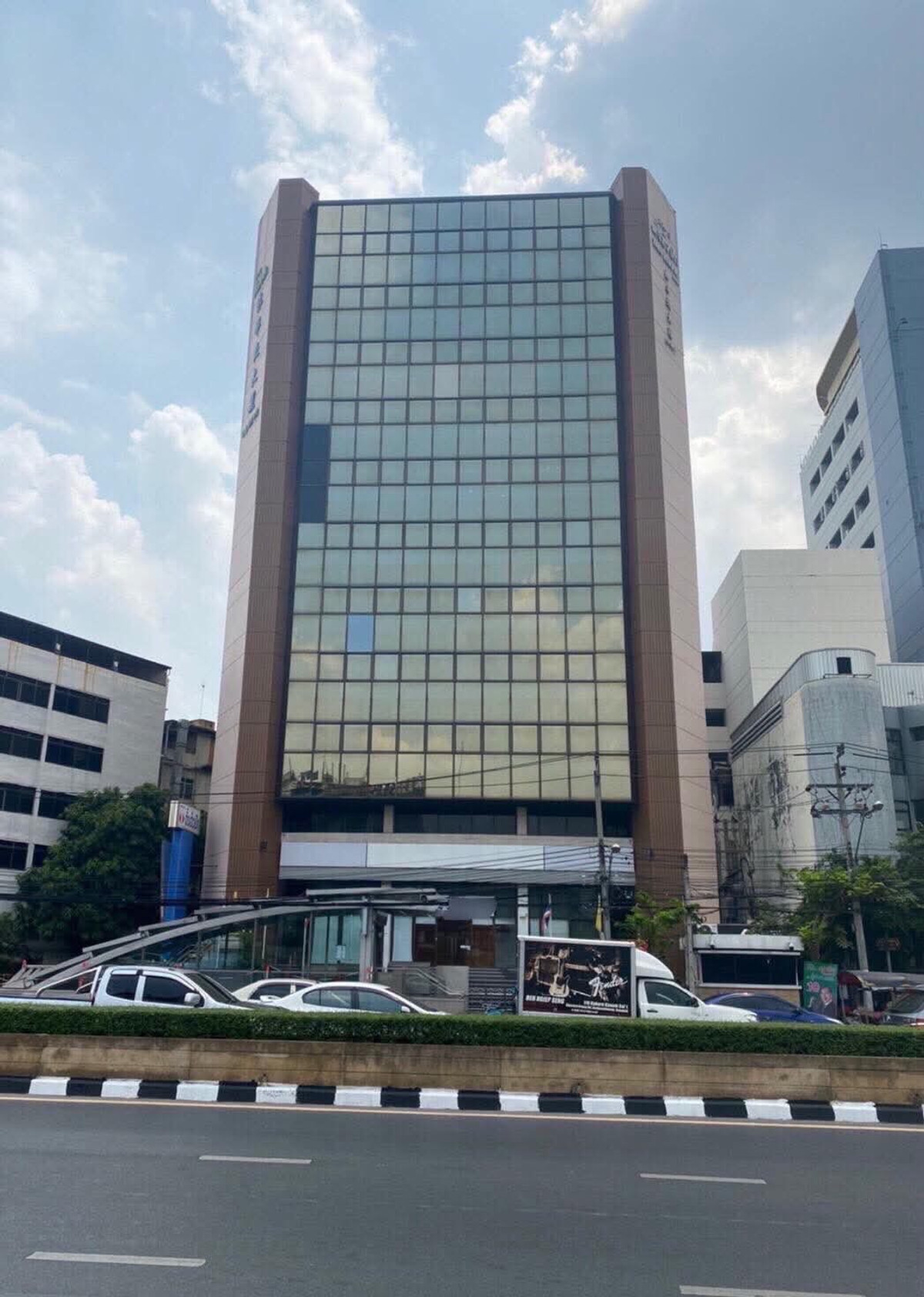 ให้เช่าโชว์รูมสยาม จุฬา สามย่าน : พื้นที่ชั้น 1 ทำเลดี ตกแต่งสวยงาม ให้เช่า ย่านหัวลำโพง-บางรัก ใกล้MRT หัวลำโพง เพียง 5 เมตร