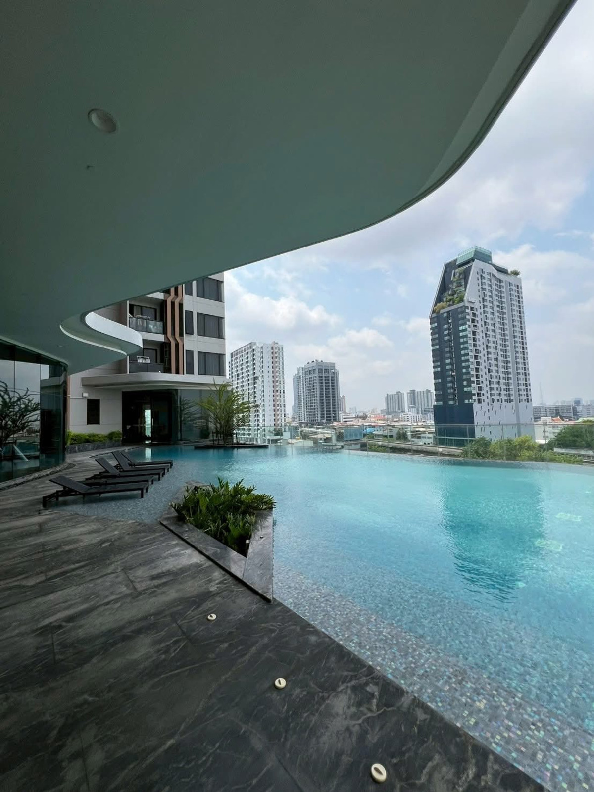 For RentCondoSapankwai,Jatujak : For Rent !! M Jatujak (High-rise, Pet-friendly)