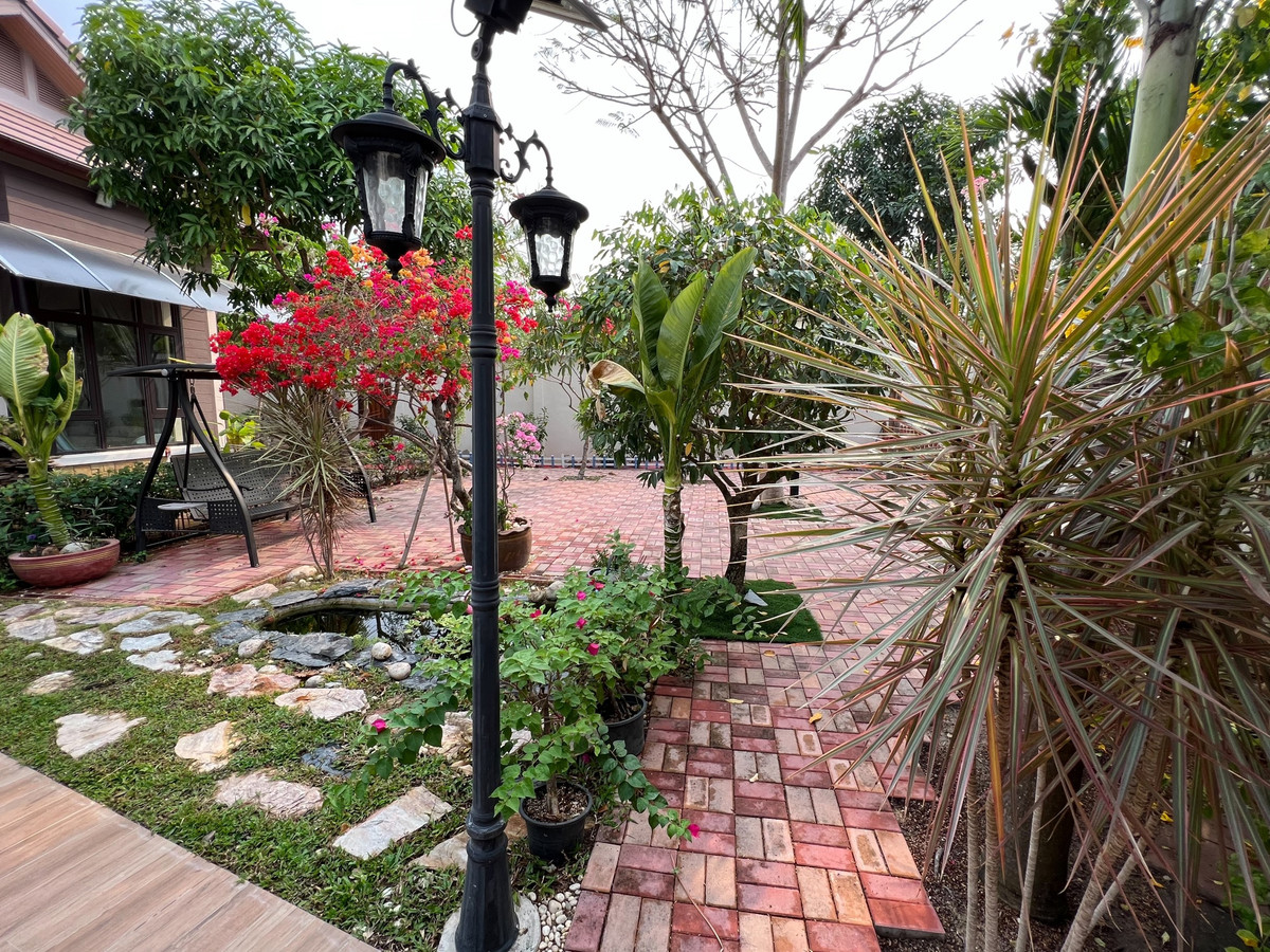 ให้เช่าพัทยา บางแสน ชลบุรี สัตหีบ : For Rent | Sirisa 16 Pool Villa