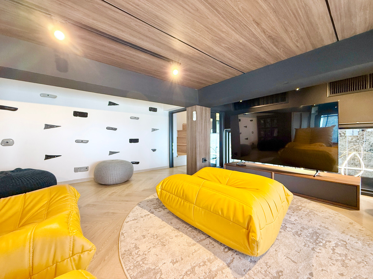 For SaleCondoRatchathewi,Phayathai : 🚀 CONNER Ratchathewi - 170 sq m. Duplex Penthouse* 3 bedrooms, 4 bathrooms, beautifully decorated 092-545-6151 (Tim)