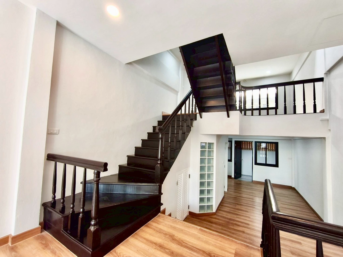 For SaleTownhomePathum Thani,Rangsit, Thammasat : Townhome for sale, 2 and a half floors, Nanthana Garden Village, Rangsit, 5 levels, area 27 square meters, 3 bedrooms, Ban Klang Subdistrict, Mueang Pathum Thani District. Pathum Thani Province