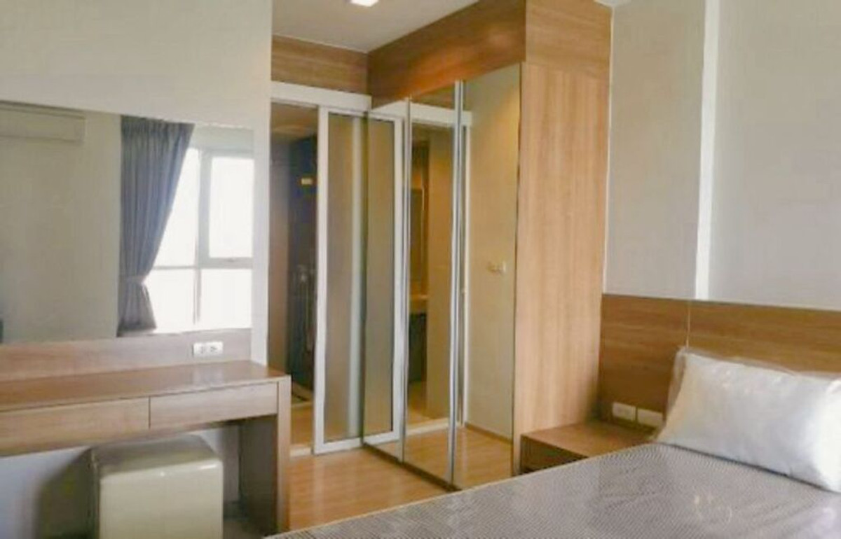 ให้เช่าคอนโดสาทร นราธิวาส : ให้เช่า ริธึ่ม สาทร เลขที่ 141/775 (ทิศตะวันออก) (BTS สะพานตากสิน)