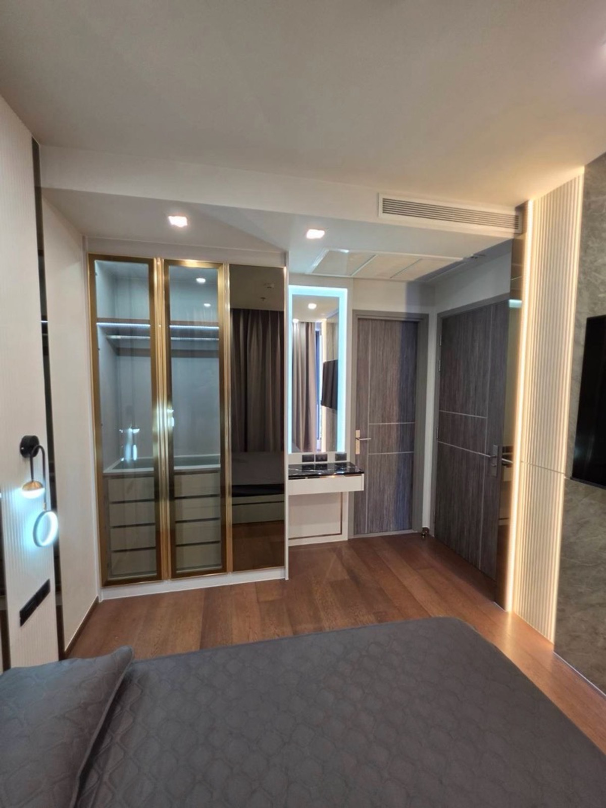 ให้เช่าคอนโดอารีย์ อนุสาวรีย์ : ห้องว่างให้เช่าด่วน : IDEO Q Victory (ไอดีโอ คิว วิคตอรี)สนใจต่อรองราคาแอดไลน์ @condo168 (มี @ ข้างหน้าด้วยนะคะ)