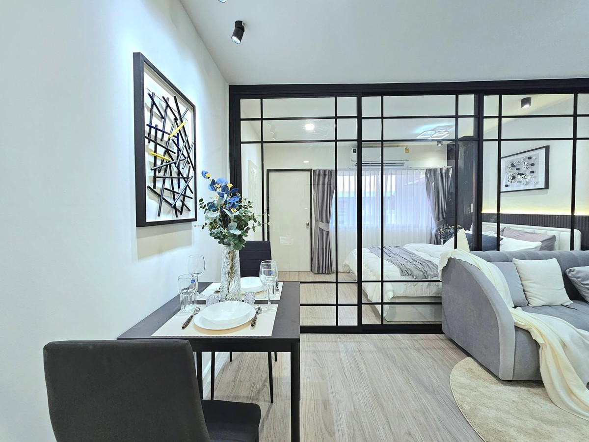 ขายคอนโดลาดพร้าว เซ็นทรัลลาดพร้าว : ขายด่วน 📍 Ratchada Prestige 📍 สามารถเลี้ยงสัตว์ได้ ชั้น 8 วิวสระว่ายน้ำ