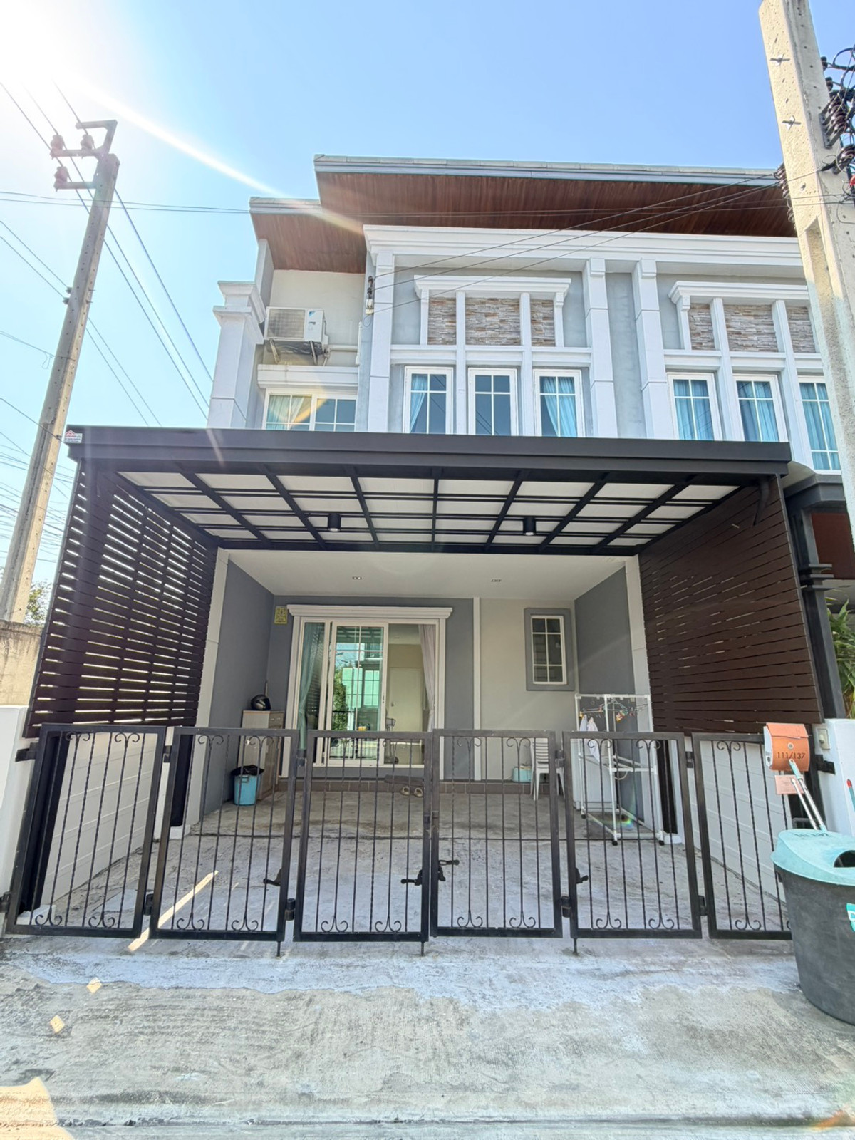 For SaleTownhomeSamut Prakan,Samrong : Corner townhouse for sale Golden Town Village Sukhumvit - Bearing (SA-01)