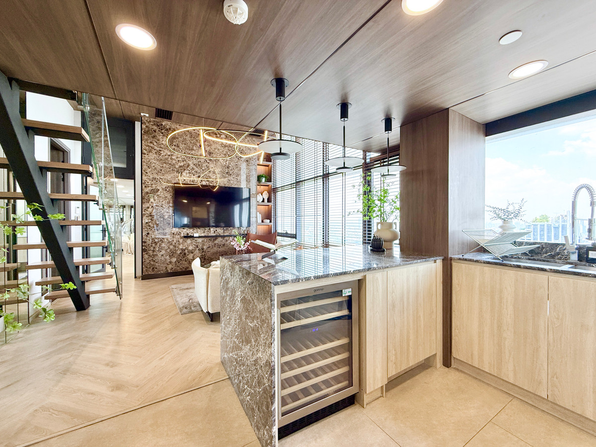 For SaleCondoRatchathewi,Phayathai : 🚀 CONNER Ratchathewi - 170 sq m. Duplex Penthouse* 3 bedrooms, 4 bathrooms, beautifully decorated 092-545-6151 (Tim)