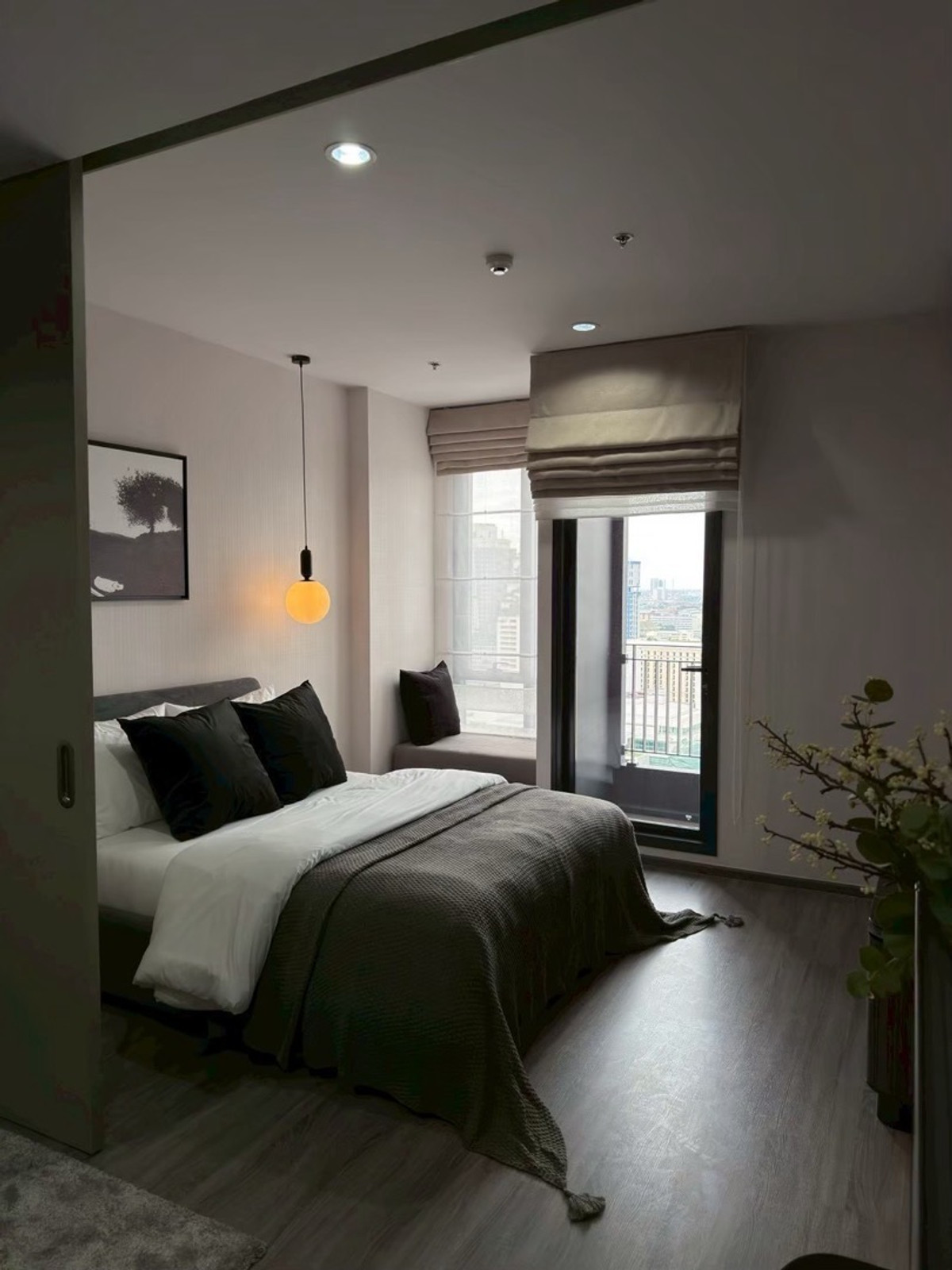 ให้เช่าคอนโดราชเทวี พญาไท : 🏙 IDEO Mobi RangnamLuxury Condo for Rent | Ready to Move In1 Bed 1 Bath 36 sq.m. 27k/m📞Phat: 064-642-8664📞Nui: 094-624-2014