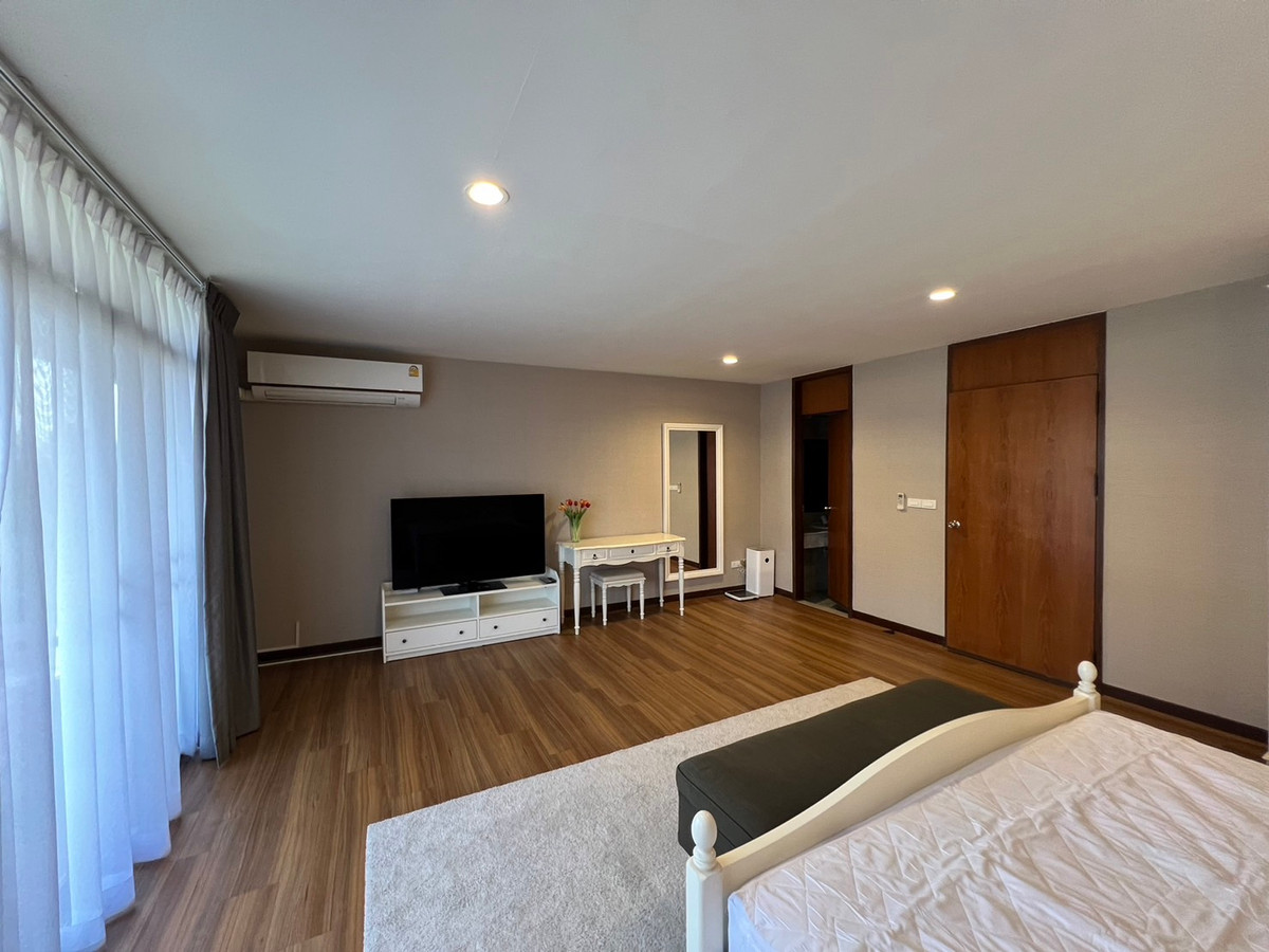 For RentTownhomePattanakan, Srinakarin : for rent Beautiful town house at pattanakarn soi 52 (S03-1819) 