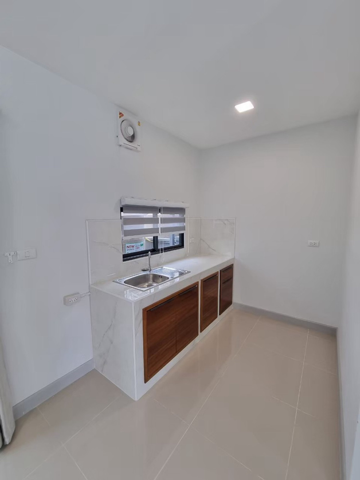 For RentTownhomePathum Thani,Rangsit, Thammasat : Townhouse for rent 🔥 Grande Pleno Phahol-Vibhavadi 🔥 3 bedrooms, 2 bathrooms, fully furnished and equipped with appliances. Close to Bangkok University.