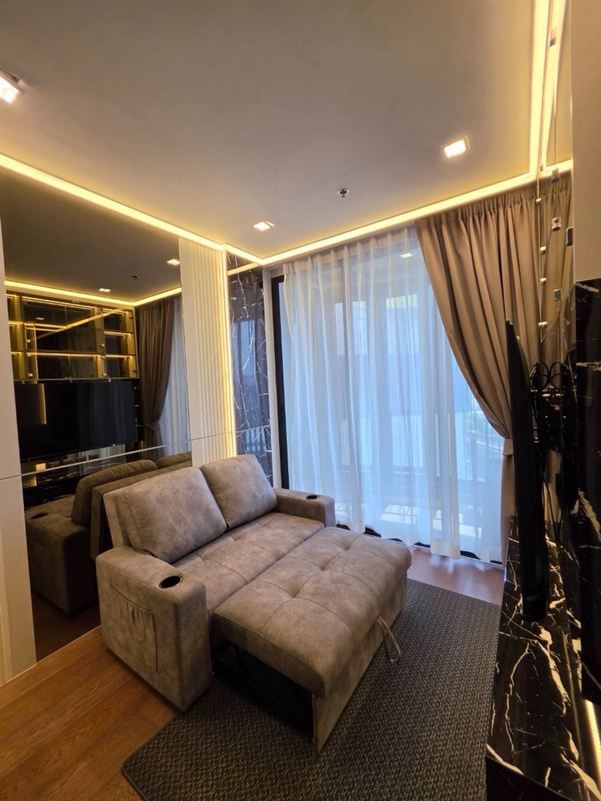 ให้เช่าคอนโดอารีย์ อนุสาวรีย์ : ห้องว่างให้เช่าด่วน : IDEO Q Victory (ไอดีโอ คิว วิคตอรี)สนใจต่อรองราคาแอดไลน์ @condo168 (มี @ ข้างหน้าด้วยนะคะ)