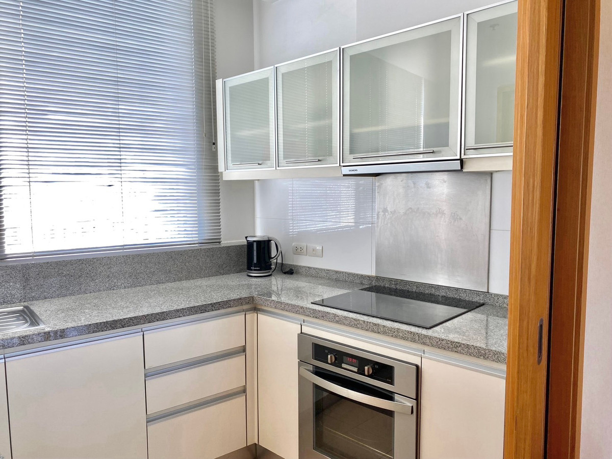 For RentCondoSukhumvit, Asoke, Thonglor : 🏢Condo for rent with Benjakiti Park view at Millennium Residence, 2 bedrooms, 1 office room, fully furnished, balcony, very beautiful view, near Benjakiti Park, BTS Asoke.