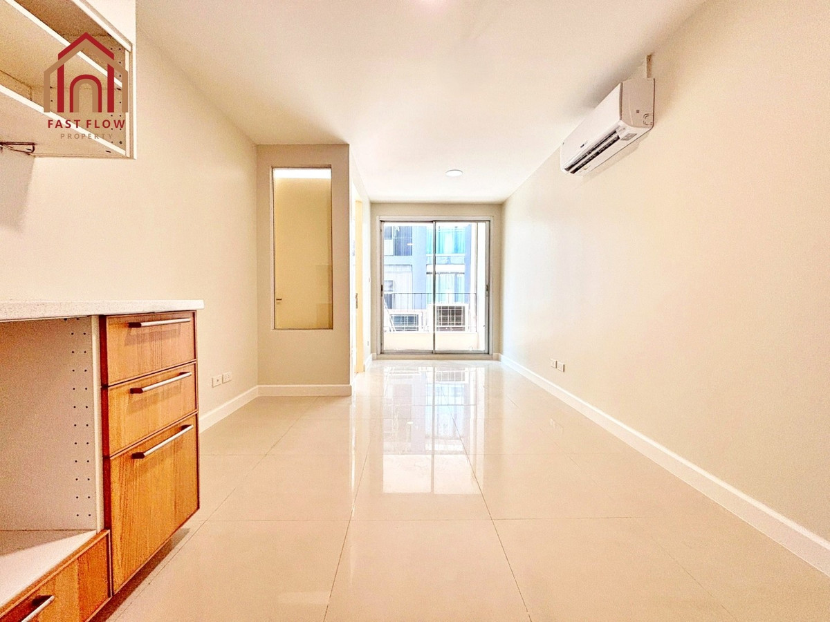 ขายคอนโดสุขุมวิท อโศก ทองหล่อ : ขาย อาคาร A ชั้น 8 1bedroom The Clover Thonglor Residence ทองหล่อ18 ถนนสุขุมวิท คอนโดใกล้ BTS ทองหล่อ เดอะ โคลเวอร์ ทองหล่อ MAY