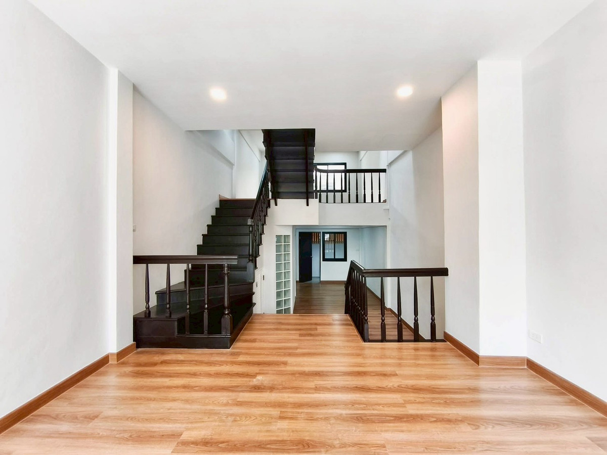 For SaleTownhomePathum Thani,Rangsit, Thammasat : Townhome for sale, 2 and a half floors, Nanthana Garden Village, Rangsit, 5 levels, area 27 square meters, 3 bedrooms, Ban Klang Subdistrict, Mueang Pathum Thani District. Pathum Thani Province