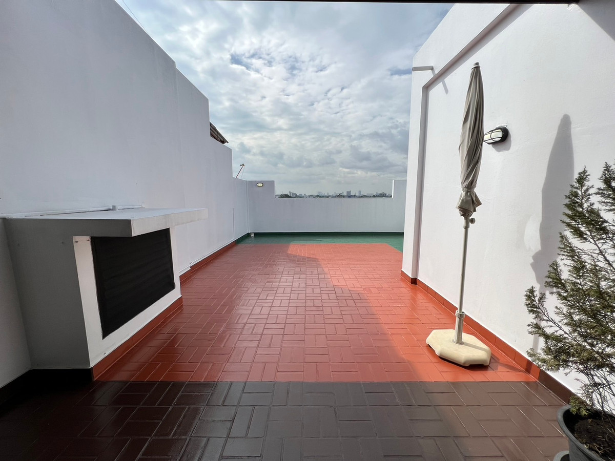 For RentTownhomePattanakan, Srinakarin : for rent Beautiful town house at pattanakarn soi 52 (S03-1819) 