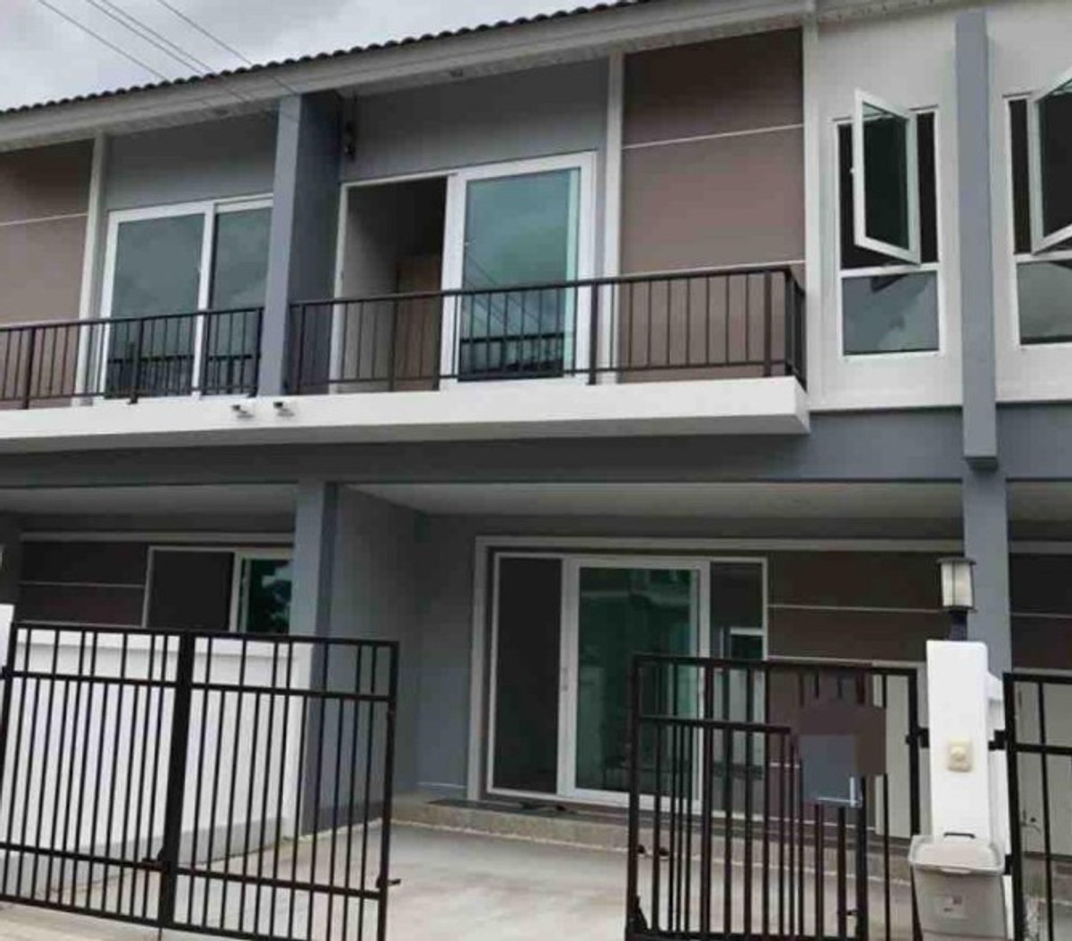 For RentTownhomePathum Thani,Rangsit, Thammasat : 🔥🔥 Townhouse for rent Supalai Bella Lam Luk Ka Khlong 6 🔥🔥 🏡 2-story townhouse 🏢 3 bedrooms | 2 bathrooms 📐 Usable area 125 sq m.