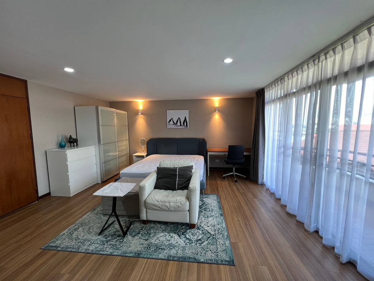 For RentTownhomePattanakan, Srinakarin : for rent Beautiful town house at pattanakarn soi 52 (S03-1819) 